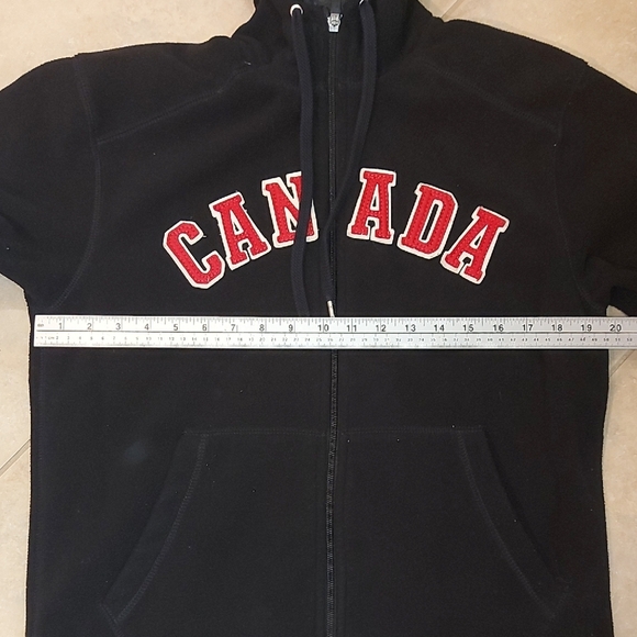 Vintage Black Hoodie with Red Canada Lettering - Picture 8 of 9